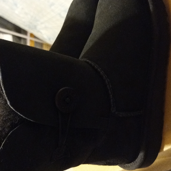 BNIB UGG Bailey Button Kids Boots Size 13 - Picture 5 of 6